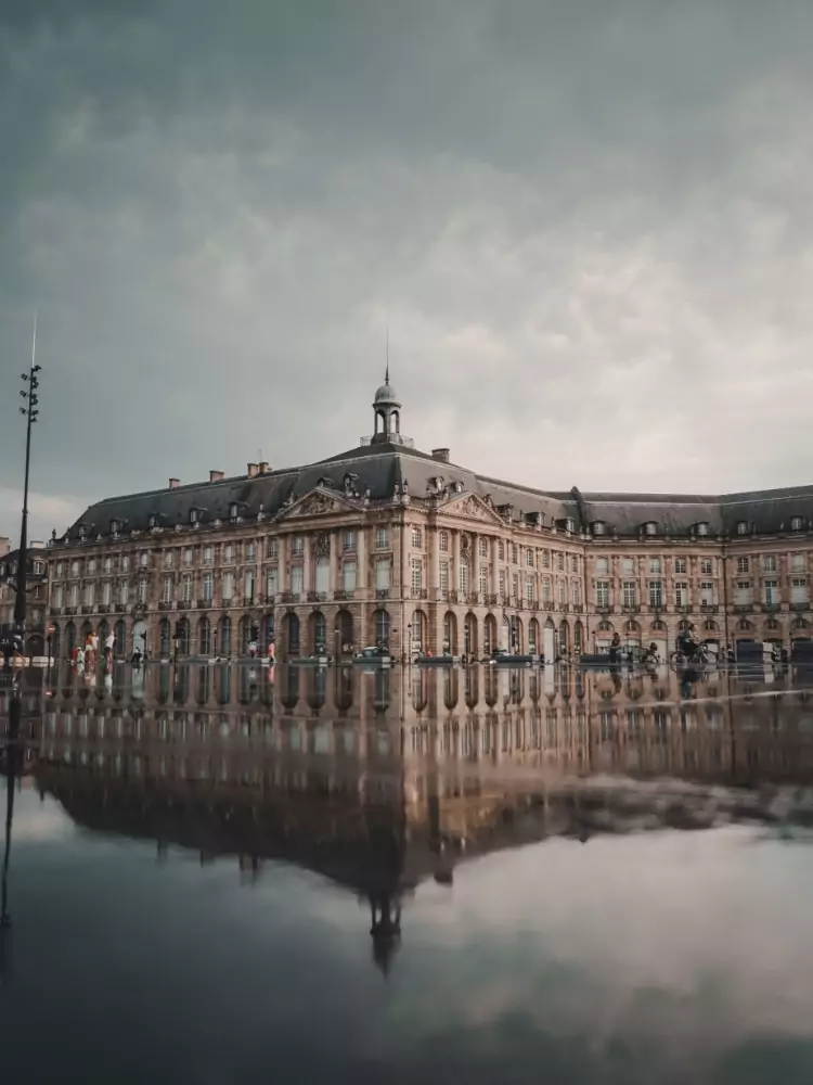 Écoles de jeux vidéo et de cybersécurité à Bordeaux sur 1 000 m2 dédiés aux nouvelle technologies