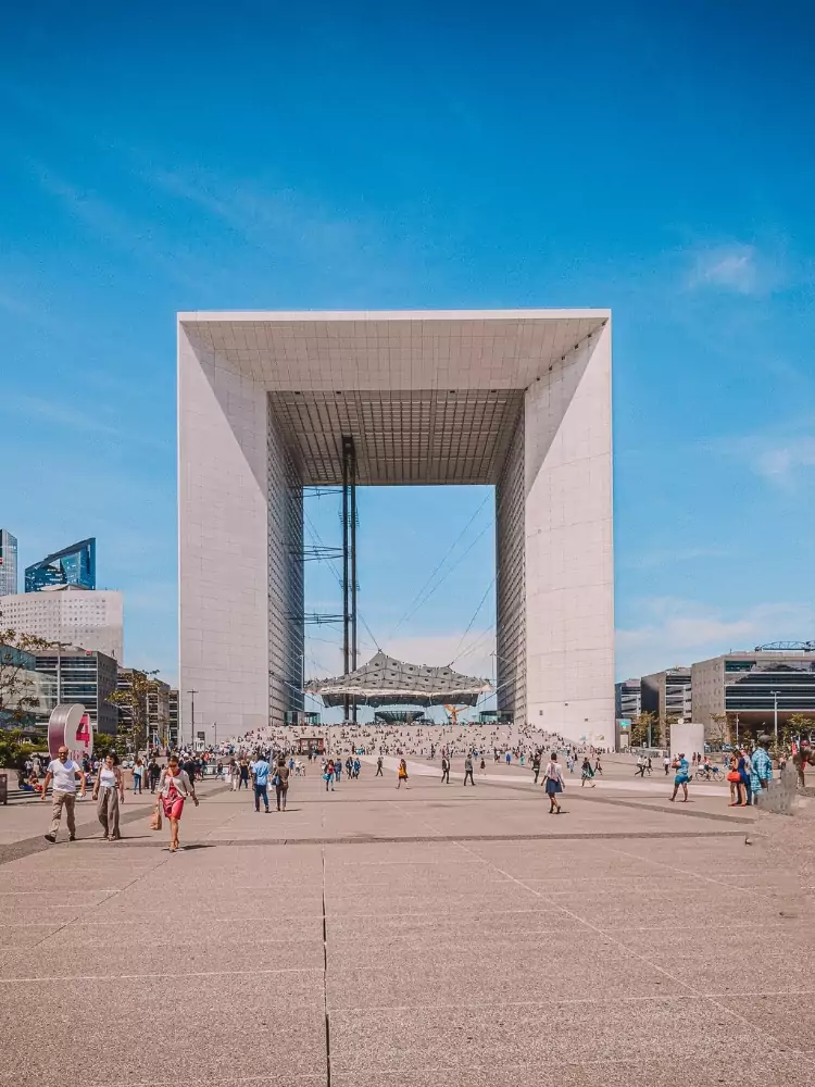 Écoles de jeux vidéo et de cybersécurité à Paris sur 2 500 m2 dédiés aux nouvelle technologies